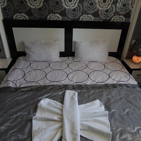 B&B Europa Hotel Kutaiszi Szoba fotó